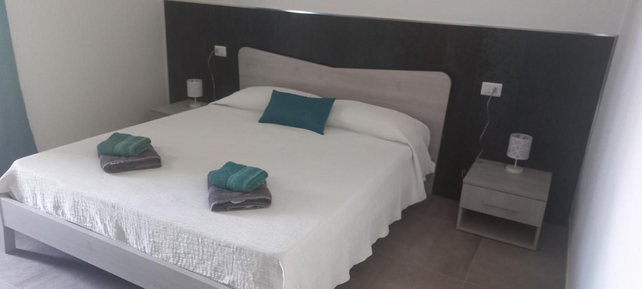 Mivida "Le Stanze Di Ada" Bed & Breakfast Сан Теодоро Екстериор снимка