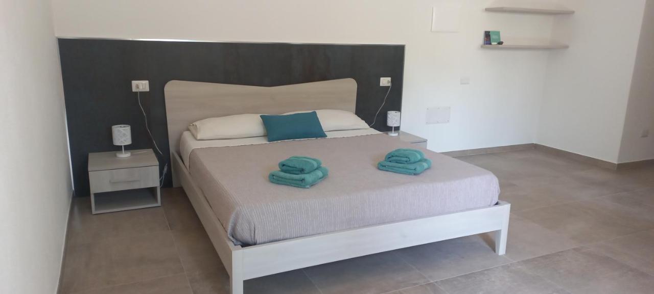 Mivida "Le Stanze Di Ada" Bed & Breakfast Сан Теодоро Стая снимка