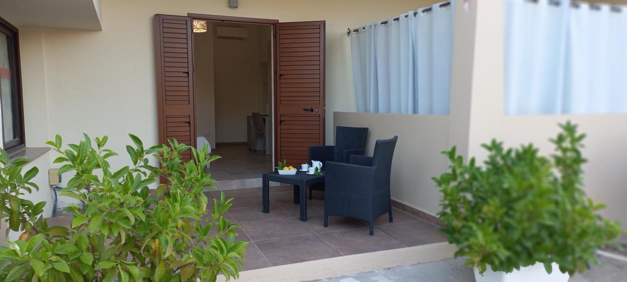 Mivida "Le Stanze Di Ada" Bed & Breakfast Сан Теодоро Стая снимка